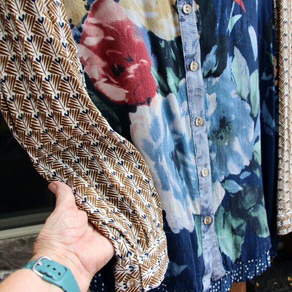 John Mark ladies blouse size large - Picture 3 of 7